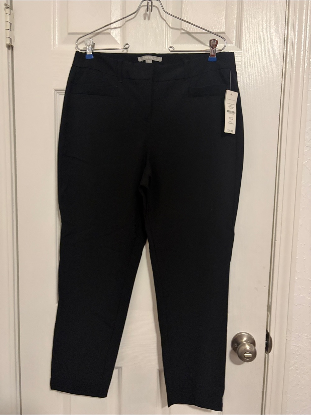Valerie Stevens Black Pull-On Cropped Slim Pants